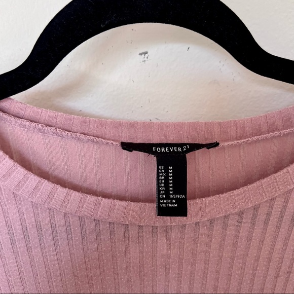 🤍 Forever 21 T-Shirt - Picture 4 of 7